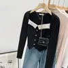 2023 nuevo suéter francés de cuello cuadrado para chica popular, manga larga corta, top interior rojo para mujer, otoño e invierno, ajuste ceñido, adelgazante