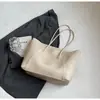 Bolsa grande casual para mujer al por mayor, nueva bolsa de mano retro de moda transfronteriza, bolsa versátil de hombro y axila