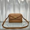 Nova Bolsa Transfronteiriça Quente de Metal Tecida à Mão com Fivela de Borboleta Bolsa Tote de Ombro Fashion Rhombic Versátil Bolsa Transversal