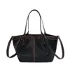 Bolsa tote saco macia e confortável para mulheres, nova bolsa de mão de design nicho estilo coreano 2026, adequada para o dia a dia e uso crossbody