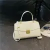 2026 Nuevo Bolso Versátil Repujado de Hombro Único Bolso Cuadrado Pequeño de Lujo Ligero Bolso Cruzado de Moda Transfronterizo