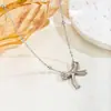 Cadena para Clavícula Versátil de Acero de Titanio Estilo Lujo Ligero Estilo Coreano Collar con Lazo para Mujer Cadena de Hueso de Serpiente Mariposa Simple de Moda Nicho Joyería
