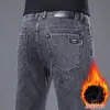 Jeans gruesos para hombre con forro polar de alta gama italiano, nuevos pantalones casuales de negocios de pierna recta ajustada para otoño e invierno para hombres de mediana edad