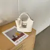 Bolsa Saco Estilosa Retrô para Mulheres 2025 Novo Modelo Texturizada para o Dia a Dia Grande Capacidade Bolsa de Ombro Minimalista Tendência Bolsa Transversal