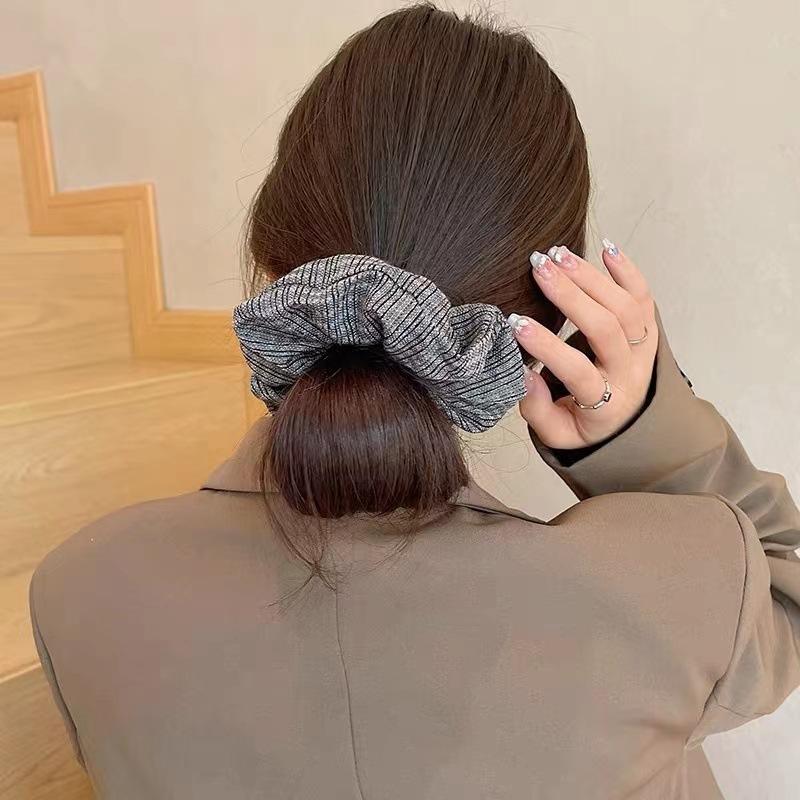 帮手主图-秋冬法式优雅大肠发圈气质格纹褶皱头绳后脑勺扎马尾发
