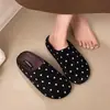 Zapatos Birkenstock de Suela Gruesa con Lunares y Punta Cerrada Semiabiertos para Mujer Ropa Exterior 2026 Nuevo Otoño/Invierno Mula con Forro de Terciopelo Pantuflas de Algodón Birkenstock