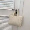 Bolsa de Mão Acolchoada Nova de Grande Capacidade Transfronteiriça Nylon Simples Nicho Fio Bordado Bolsa de Ombro Único Bolsa Tote Bordada