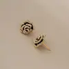 Pendientes de Botón de Flor de Gama Alta Simples Pequeños para Mujer Pequeños Corea del Sur Elegantes Pendientes de Celebridad de Internet Estilo Hada Retro Hepburn
