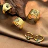 Anillo de Acero Titanio Chapado en Oro de 18 Quilates con Diseño Envolvente de Perlas, Lujo Ligero y Sensación de Alta Gama, Anillo Abierto, Joyería de Acero Inoxidable que No se Desvanece