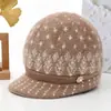 Chapéus de outono e inverno para mulheres de meia-idade e idosas, chapéus de tricô grossos e quentes de pelo de coelho com forro de veludo para senhoras idosas, avós, proteção contra o frio, proteção para as orelhas, chapéus de tricô