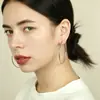 Aros de aro de moda para celebridades de internet europeas y americanas, acero de titanio chapado en oro de 18 quilates, aros lisos transfronterizos