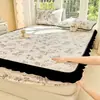 2026 Nova Classe A 200g Espessado Leite Fleece Renda Lençol de Elástico Estilo Coreano Estampado Acolchoado Roupa de Cama Protetor de Colchão