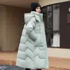 Casaco de Algodão Feminino 2026 Novo Estilo de Inverno com Capuz Removível, Jaqueta Grossa de Algodão Longa Acima do Joelho, Roupa de Exterior de Algodão Feminina
