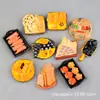 Miniatura Casa de Muñecas Pan Resina Accesorios Pizza Pegatinas DIY Refrigerador Comida Juguetes de Comida Accesorios Decorativos Grandes Venta al por Mayor