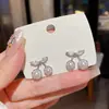 Pendientes Cuadrados de Perlas Estilo Nuevo Coreano 2025 para Mujer, Lujo Ligero, Pendientes de Botón Geométricos Versátiles, Accesorios de Oreja Populares al por Mayor
