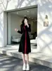 Vestido casual negro para mujer, nueva colección otoño 2026, con un diseño de inspiración francesa y una silueta A única y elegante
