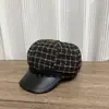 Gorra de pico a cuadros de otoño estilo coreano para mujer, sombrero octogonal de tweed con visera inspirado en Chanel, gorra de boina elegante y con estilo