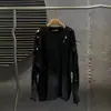 Colección Otoño 2026: Suéter con Pin de Perla y Detalles Desgastados, Bordes Deshilachados Vintage, Diseño Hueco, Top de Punto de Corte Holgado