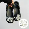 Sapatos estilo balé com furos Flores para sapatos Novos acessórios de pérolas de alta qualidade Versátil da moda primavera e verão fofo feminino