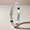 Pulsera de alta calidad para mujer estilo ins tarjeta de mujer nicho joyería de acero inoxidable sin desvanecimiento incrustada con diamantes venta al por mayor