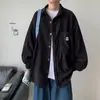 Camisa longa de veludo cotelê, estilo japonês, corte solto e versátil para homens, adequada para primavera e outono, peça externa da moda, camisa de trabalho, estilo casual