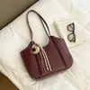 Bolsa de Gran Capacidad para Mujer 2026 Otoño Nuevo Estilo Nicho Tejida para Viaje Diario Bolso de Mano con Hombro de Alta Apariencia