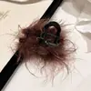 Presilha de Cabelo com Pena de Avestruz Pure Desire para Mulheres, Estilo de Alto Padrão Outono e Inverno Presilha Jacaré, Acessório de Cabelo para a Parte de Trás da Cabeça