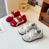 Zapatos para niñas, zapatillas de entrenamiento alemanas para niños, nuevo modelo primavera 2026, zapatillas ligeras de ballet para niñas, zapatillas deportivas de doble malla para bebé