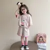 Conjunto Esportivo Infantil para Meninas Verão 2026 Novo Conjunto de Duas Peças com Shorts de Manga Curta para Bebês Meninas Desenho Ursinho