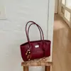 Bolsa Tote de Design de Nicho Transfronteiriço para o Dia a Dia Feminina de Ombro Nova Estilosa com Bloqueio de Cores Bolsa Tote de Ombro Único