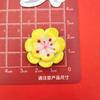 Color Brillante Doble Capa Pétalos Flor de Cerezo Flor de Durazno Resina Accesorios DIY Tocado Pasador Funda para Teléfono Móvil Taza de Agua Hebilla de Zapato Pegatina