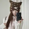 Gorro de punto dulce y lindo con bloques de color, lunares y orejas de gato para mujer, un accesorio para la cabeza moderno y genial que es cálido, transpirable y protege los oídos.