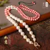 Corrente de Amuleto Budista Tailandês com Calcedônia Rosa, Concha de Pérola e Pingente Thangka para Mulheres, Novo Design Doce Ajustável com Fecho Cravejado de Diamantes