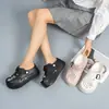 Sapatos Perfurados Bidirecionais de Novo Estilo para Mulheres, Sandálias Respiráveis de Verão para Uso Externo na Praia, Chinelos de Eva Antiderrapantes, Atacado