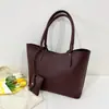 Bolso de Gran Capacidad para Mujer, Nuevo Estilo de Primavera, Bolso de Hombro Casual Simple, Textura de Alta Gama, Bolso Tote para Viajes Diarios