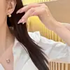 Plata de ley S925, aguja de plata meticulosamente elaborada, collar de viga de equilibrio retorcida perfectamente redondo con perlas de Swarovski, una pieza de joyería delicada y versátil para mujer, perfecta para otoño e invierno