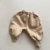 Calça de Moletom Forrada com Lã Infantil 2026 Inverno Novo Estilo Coreano Solta Quente para Meninos e Meninas Bebê Moda
