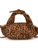 Nova coleção outono/inverno: Bolsa de ombro grande capacidade estampa de leopardo retrô transfronteiriça, moda de nicho estilo coreano, versátil e adequada para o trajeto, bolsa transversal