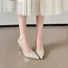Sapatos de casamento na cor champanhe para mulheres, novo modelo 2026, vestido de noiva estilo chinês Xiuhe, sapatos de noiva de uso duplo, saltos agulha deslumbrantes, sapatos de cristal para o dia a dia
