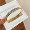 Pulseira com Fivela de Encaixe em Forma de Cobra Banhada a Ouro Real 18K Moda Retrô Pulseira Elegante Luxo Acessível Joias de Alta Qualidade para Mulheres
