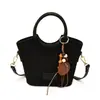 2026 Nova Bolsa Saco Retro de Veludo Fosco Design de Nicho Feminino Decoração de Miçangas Bolsa de Mão Ombro Transversal