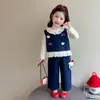 Conjunto Estiloso de Outono para Meninas 2026 Novo Bebê Menina Moda Estilosa Primavera/Outono Jeans Renda Colete Conjunto de Três Peças