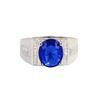 Anillo de diamantes en forma de huevo azul real dominante chapado en platino Moda europea y americana nuevo anillo de diamantes de cristal azul ovalado con incrustaciones