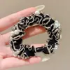 Modelo Nuevo 2025 Scrunchie de Satén Elegante Estilo Coreano para el Cabello para Mujeres, Accesorio de Moda Versátil