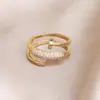 Anillo Abierto de Tres Anillos para Uña con Circonita Micro-Pavimentado, Diseño de Nicho Personalizado, Anillo de Lujo Accesible para Mujeres, Lujo Accesible, Sensación de Alta Gama