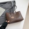 Bolso de Gran Capacidad para Mujer 2025 Nuevo Primavera Versátil Diseño Nicho Bolso de Hombro Clásico Bolso Tote Portátil