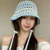 Sombrero de Pescador Tejido Azul y Blanco Estilo Coreano para Mujer, Sombrero de Sol Transpirable Calado de Verano, Sombrero Tipo Cubo Dulce y de Alta Gama