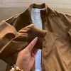 Chaqueta casual versátil corta de color marrón estilo americano para hombre, chaqueta de béisbol de otoño con cuello alto, abrigo de trabajo de alta gama