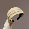 Faixas de Cabelo de Camurça de Aba Larga para Outono e Inverno para Mulheres, Estilo Novo de Nicho, Grampos de Cabelo para Lavar o Rosto e Pressionar o Cabelo, Acessórios de Cabelo da Moda e de Alta Qualidade Estilo Coreano
