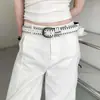 Cinturón blanco de cuero de alta gama retro coreano para mujer, empalme de encaje y remaches de nicho, decoración de cinturón de cintura para chica popular con jeans